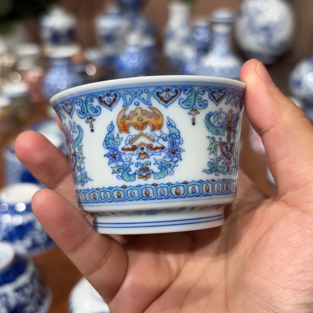 瓷微瑕 斗彩吉庆有余主人杯
