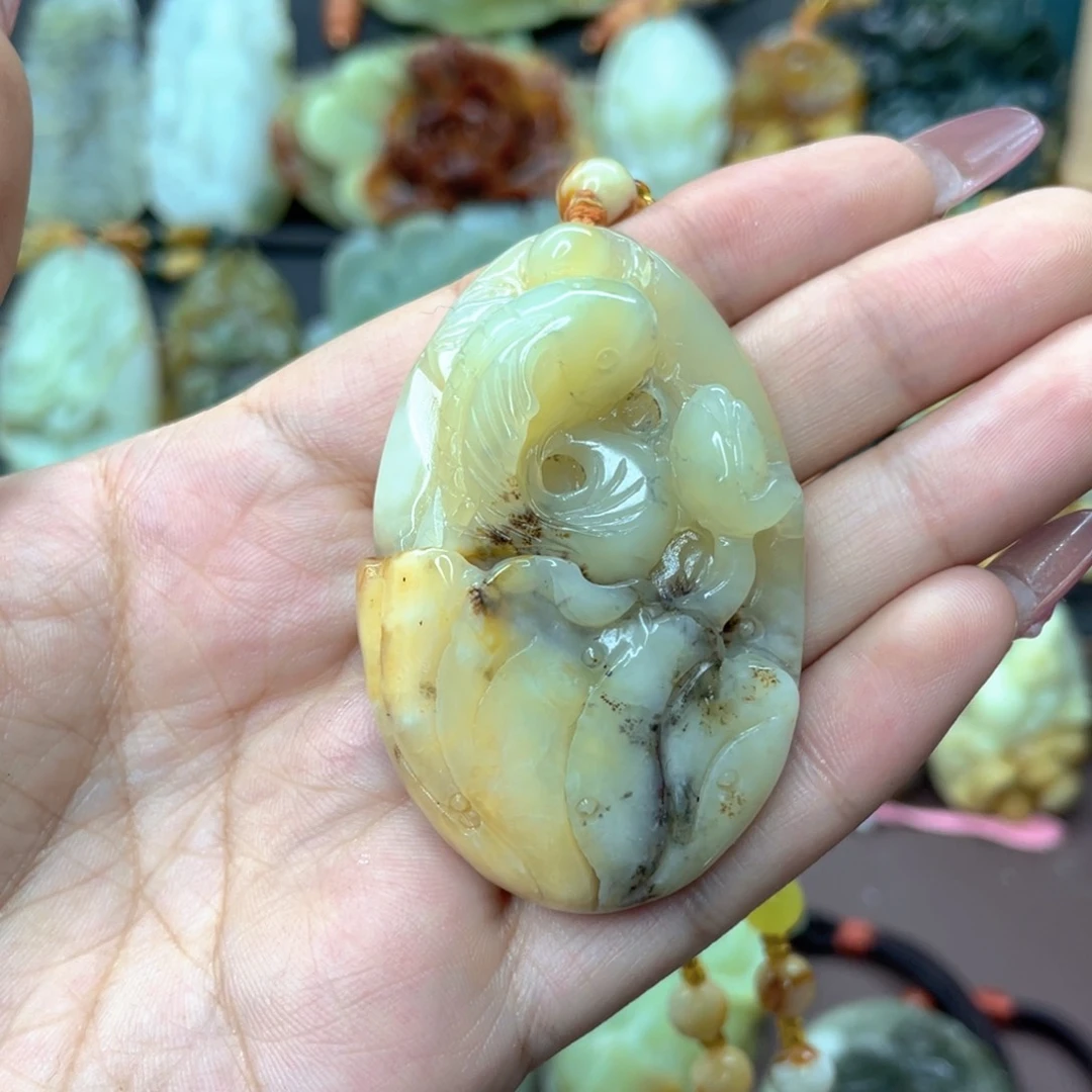 蛇纹石玉颈饰未镶嵌