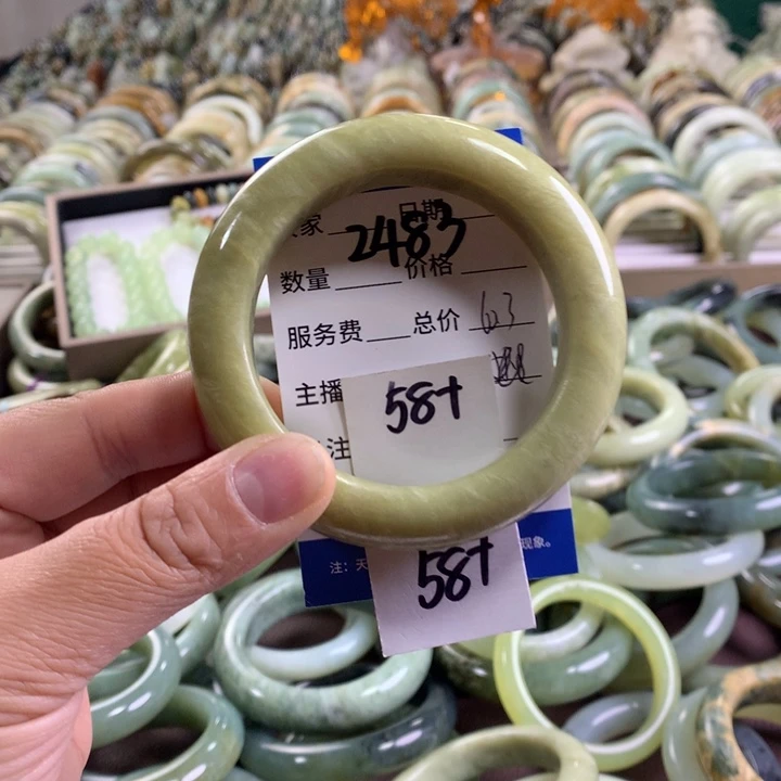 未镶嵌蛇纹石玉手镯时****意2483