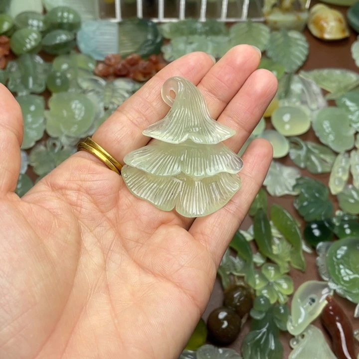 蛇纹石玉合金颈饰