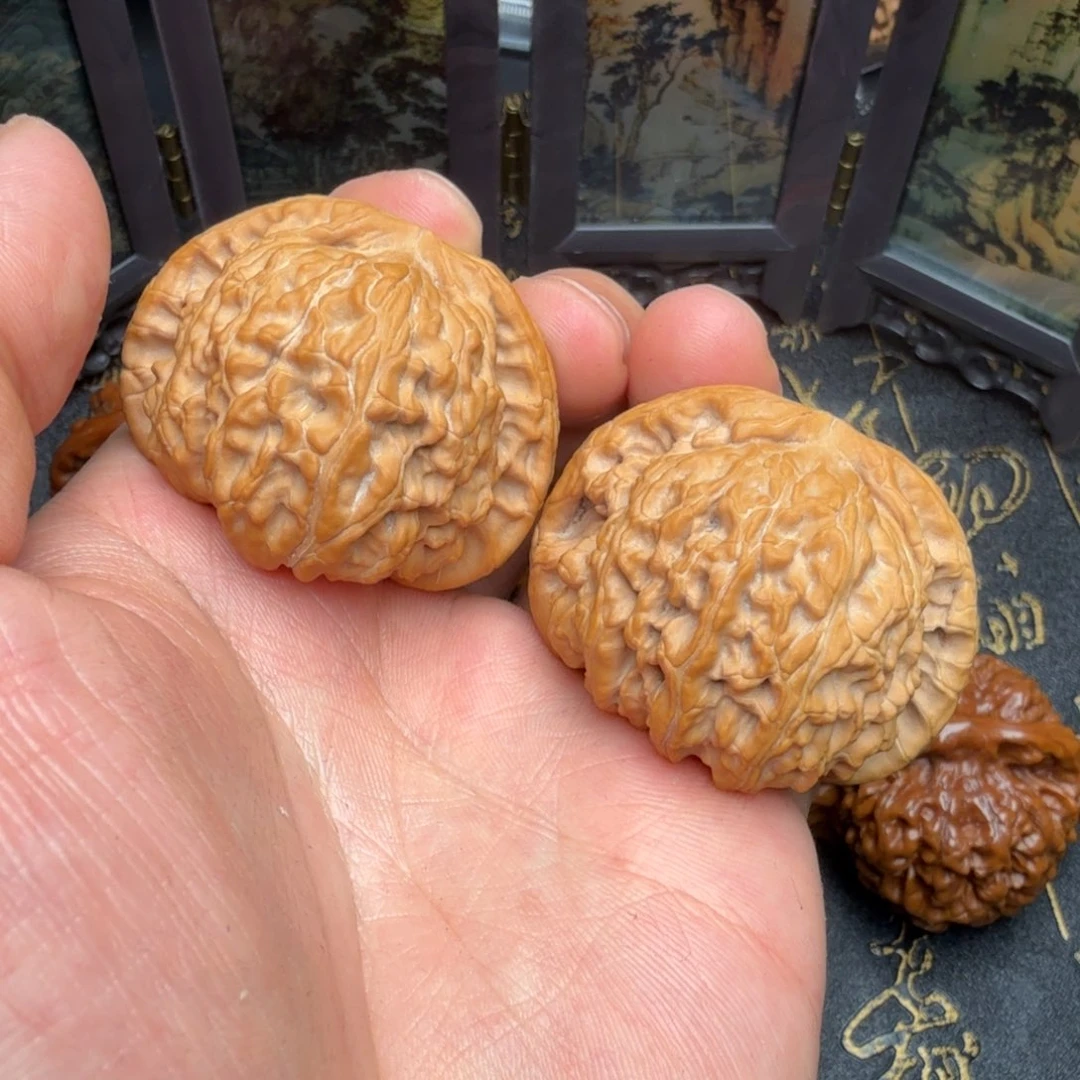 文玩核桃吊坠闷白42.5