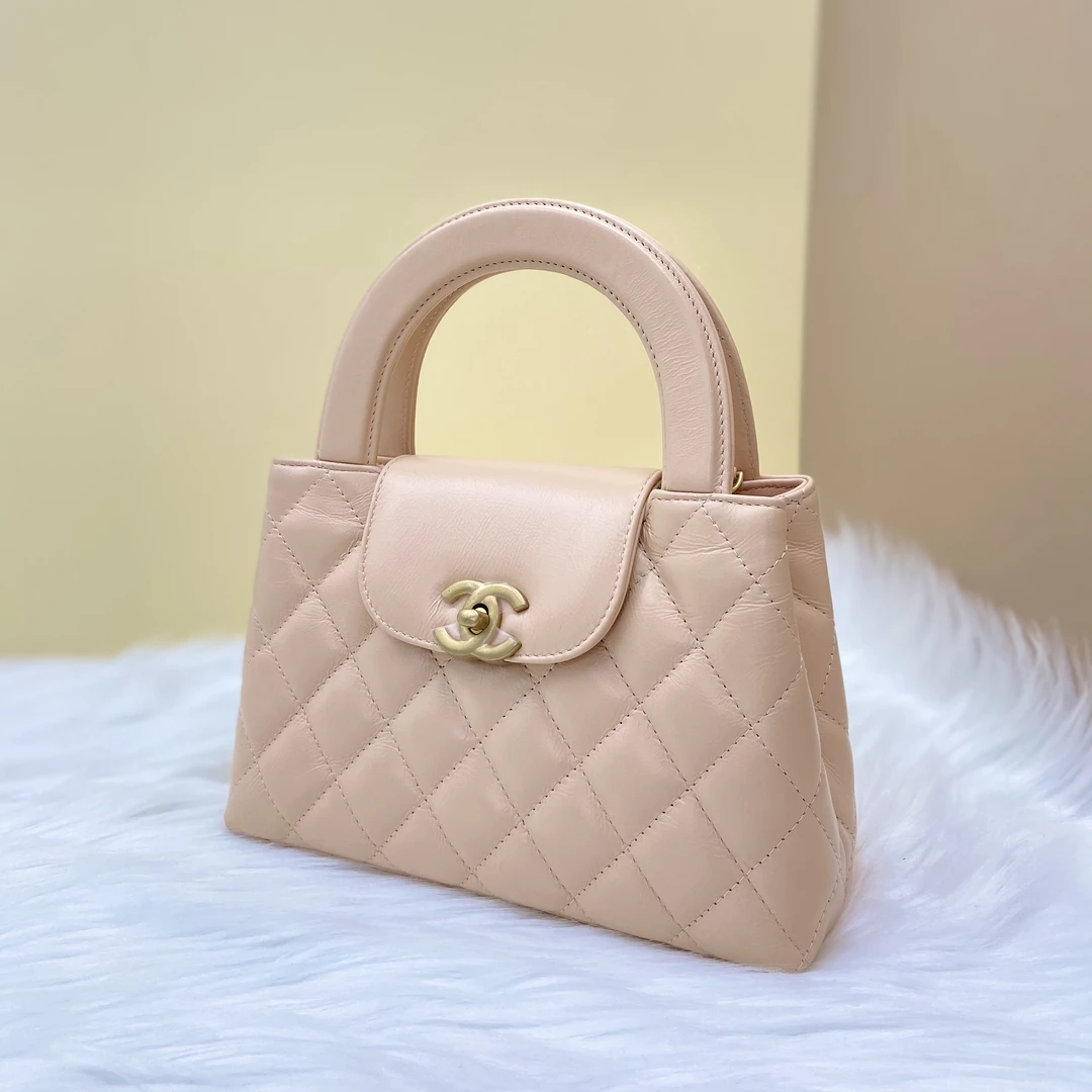 未使用 Chanel/香奈儿 全新 kelly 25C 褶皱牛皮 奶茶金扣 手提包