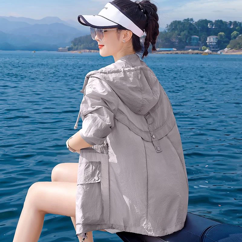 防晒衣女夏季薄款短外套2025新款洋气户外透气百搭大码女款防晒服
