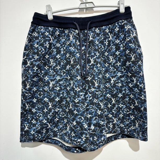 99新 LouisVuitton/路易威登 Louis Vuitton Lv满印短裤 尺码：M