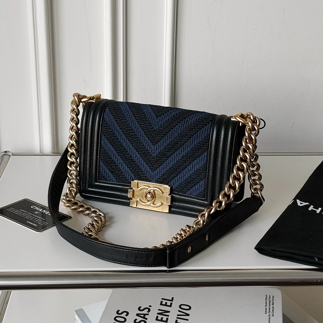 95新 Chanel/香奈儿 蓝黑小号V纹布面拼皮金扣leboy斜挎包40508