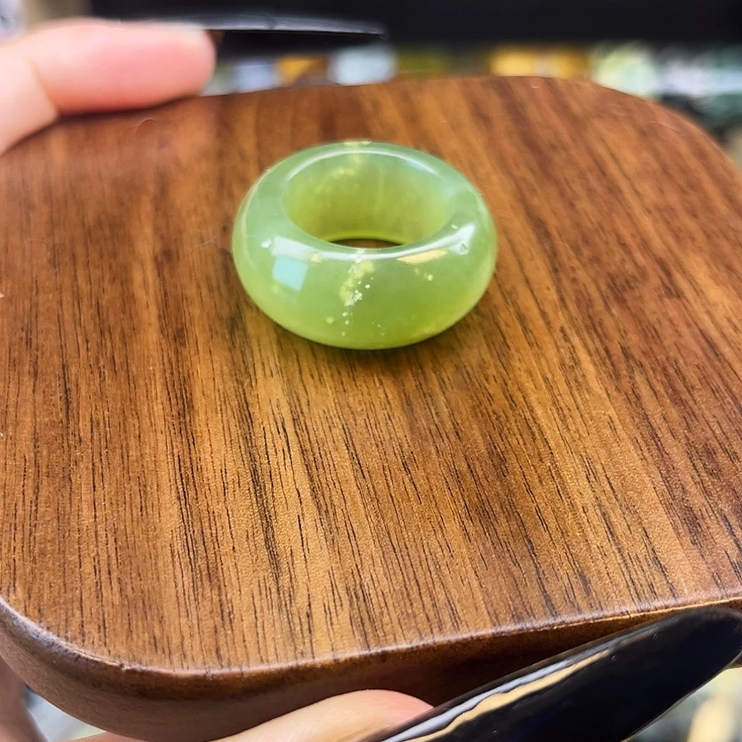 蛇纹石玉未镶嵌戒指港13微瑕