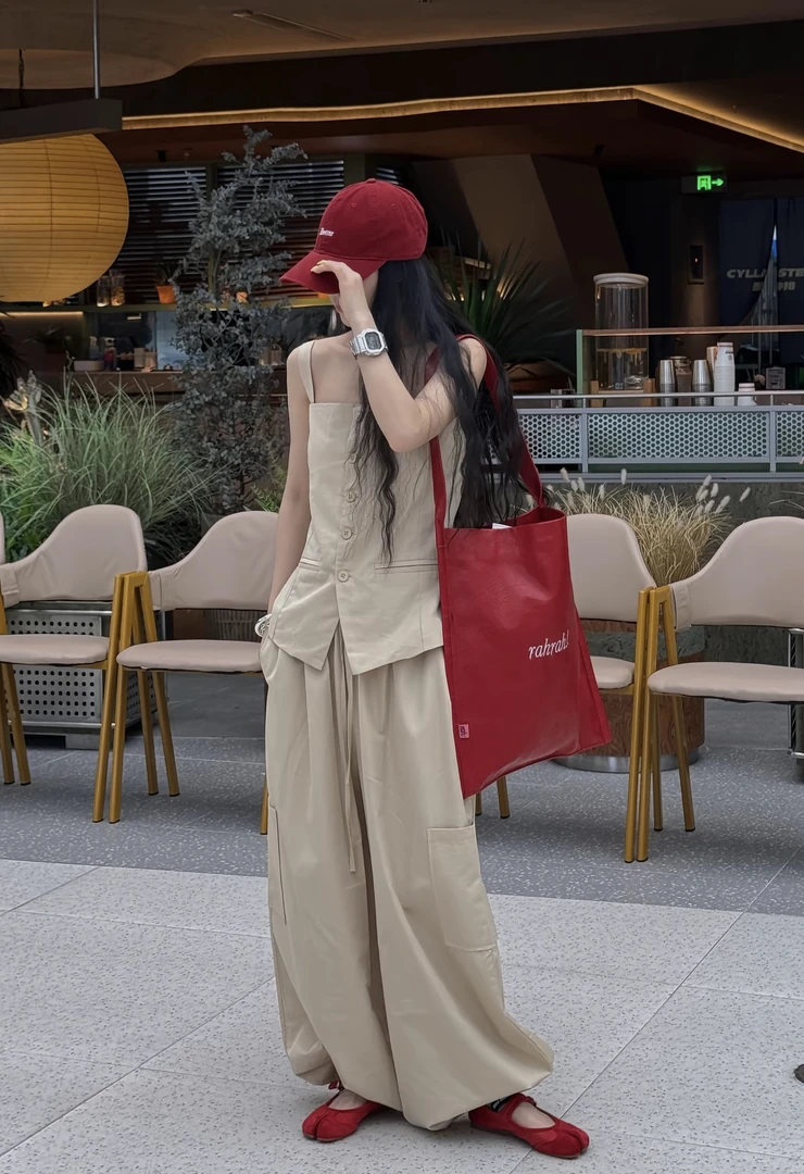 冰萃白茶～简约系扣肩带抹胸背心+松紧腰工装风休闲阔腿裤两件套