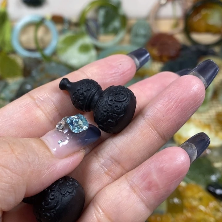 未镶嵌蛇纹石玉吊坠菠*蜜