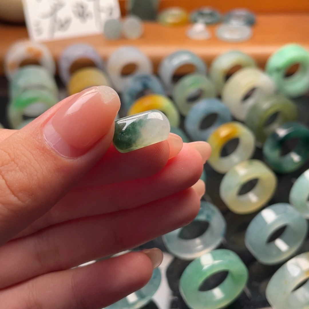 未镶嵌定制翡翠马鞍