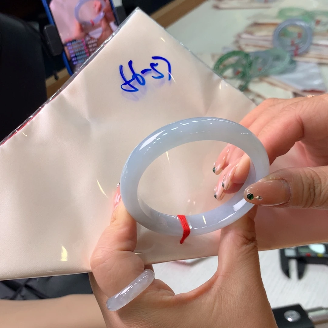 未镶嵌手镯翡翠48小时鉴赏