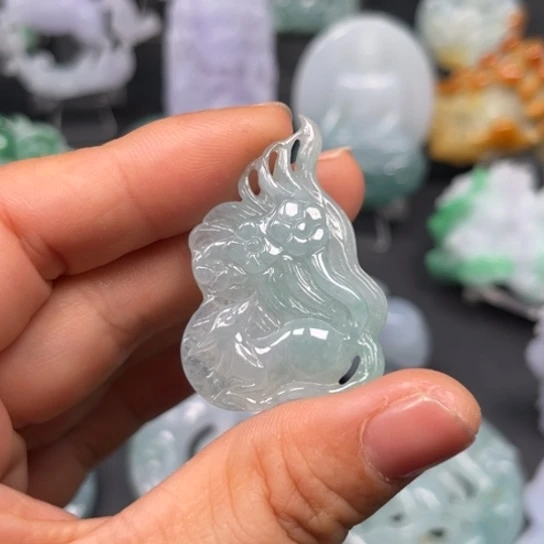 翡翠未镶嵌颈饰翡翠