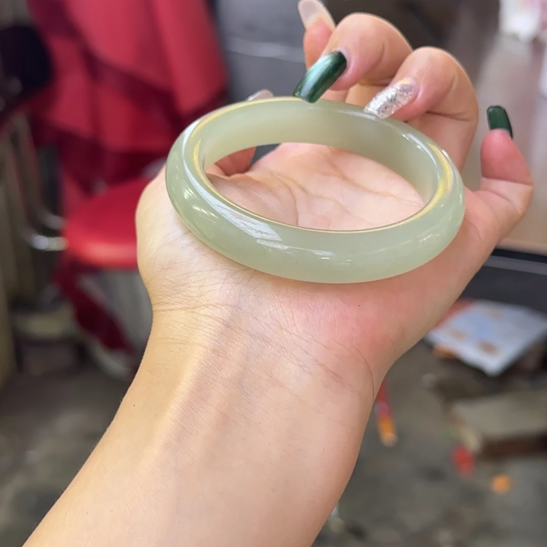 东陵石手镯未镶嵌