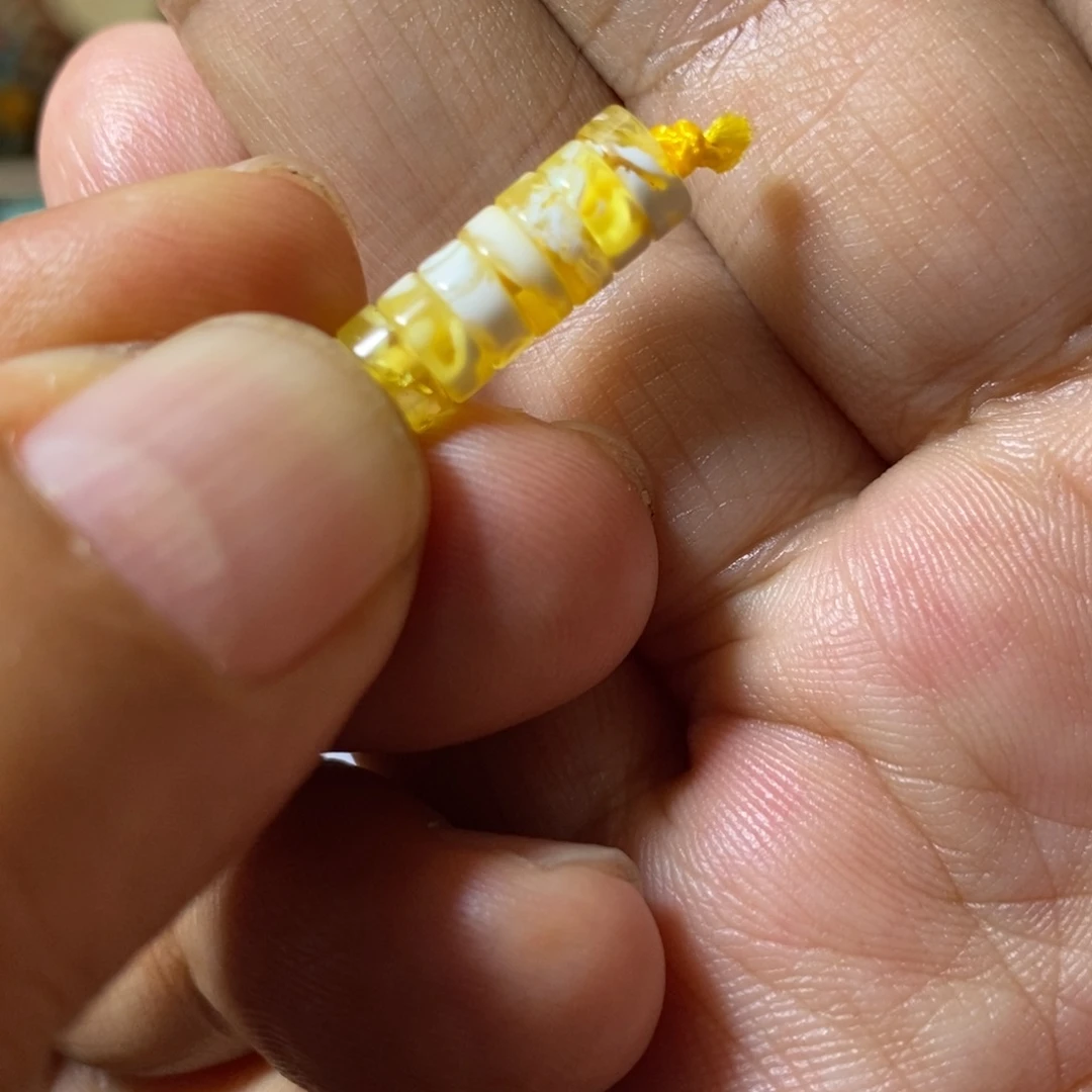 妍****琥珀未镶嵌裸石配饰