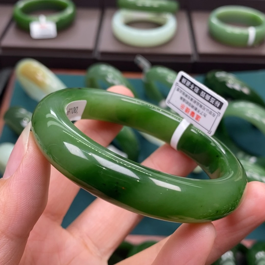 和田玉（碧玉）未镶嵌手镯