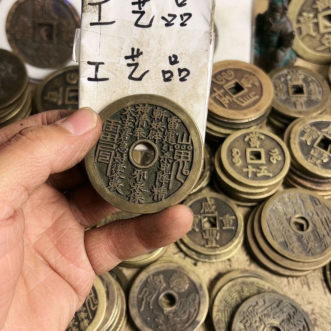 铜蚂*：现代文创工艺品