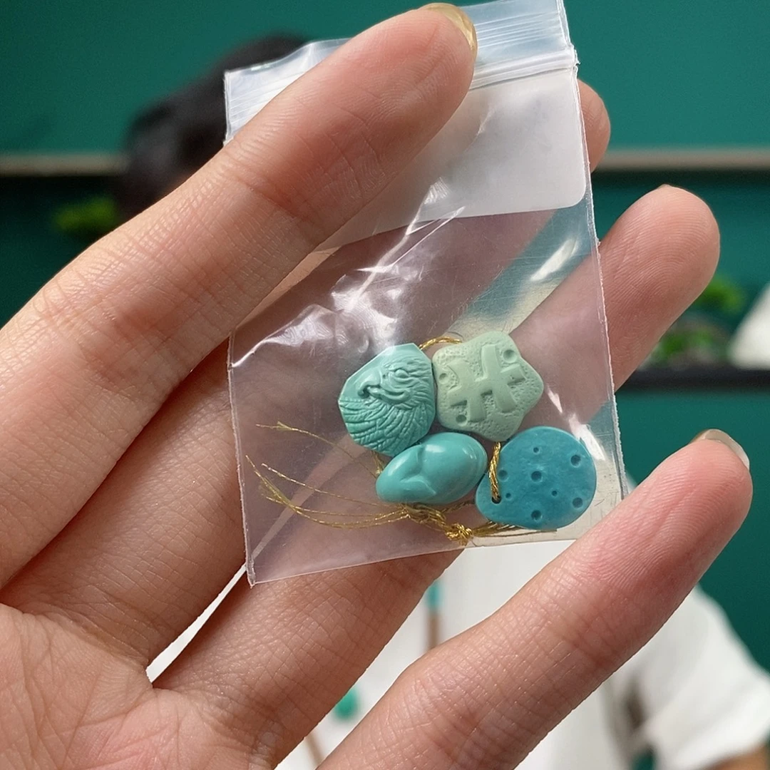 绿松石未镶嵌珠宝奇石