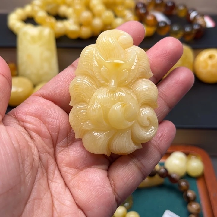 琥珀未镶嵌珠宝奇石M302号