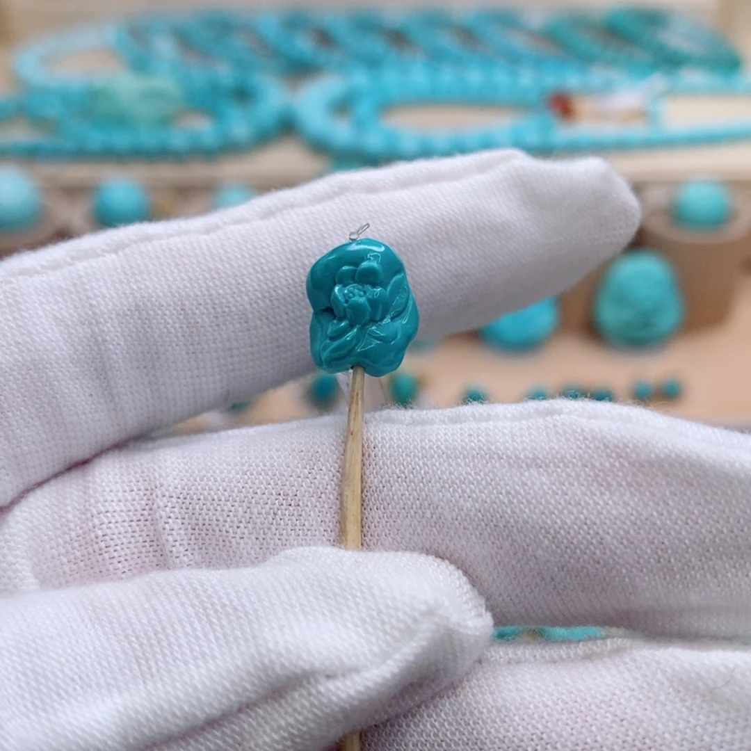 绿松石未镶嵌珠宝奇石