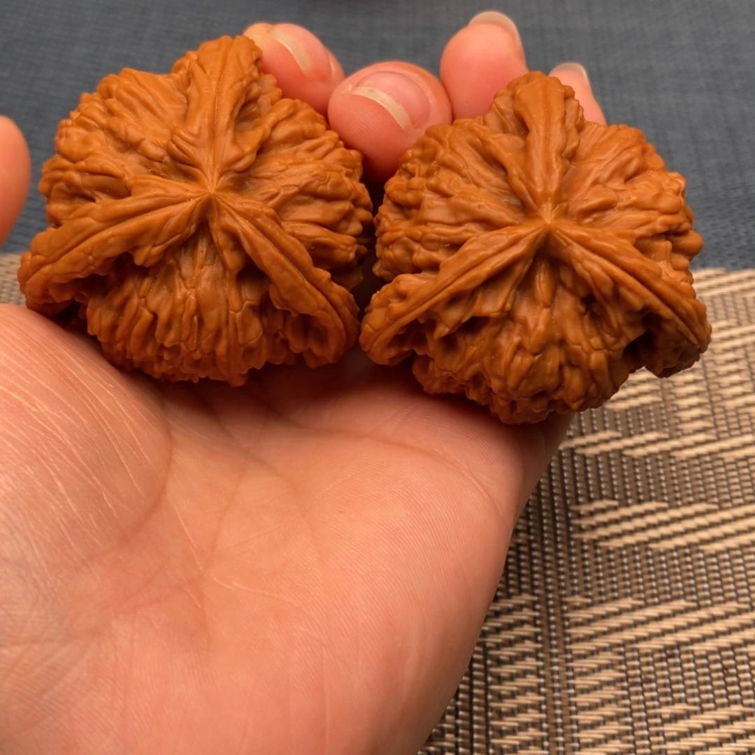 一***好吊坠文玩核桃三棱