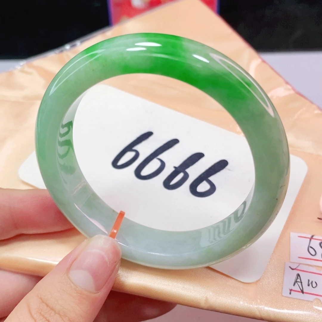 翡翠手镯未镶嵌正圈52.53