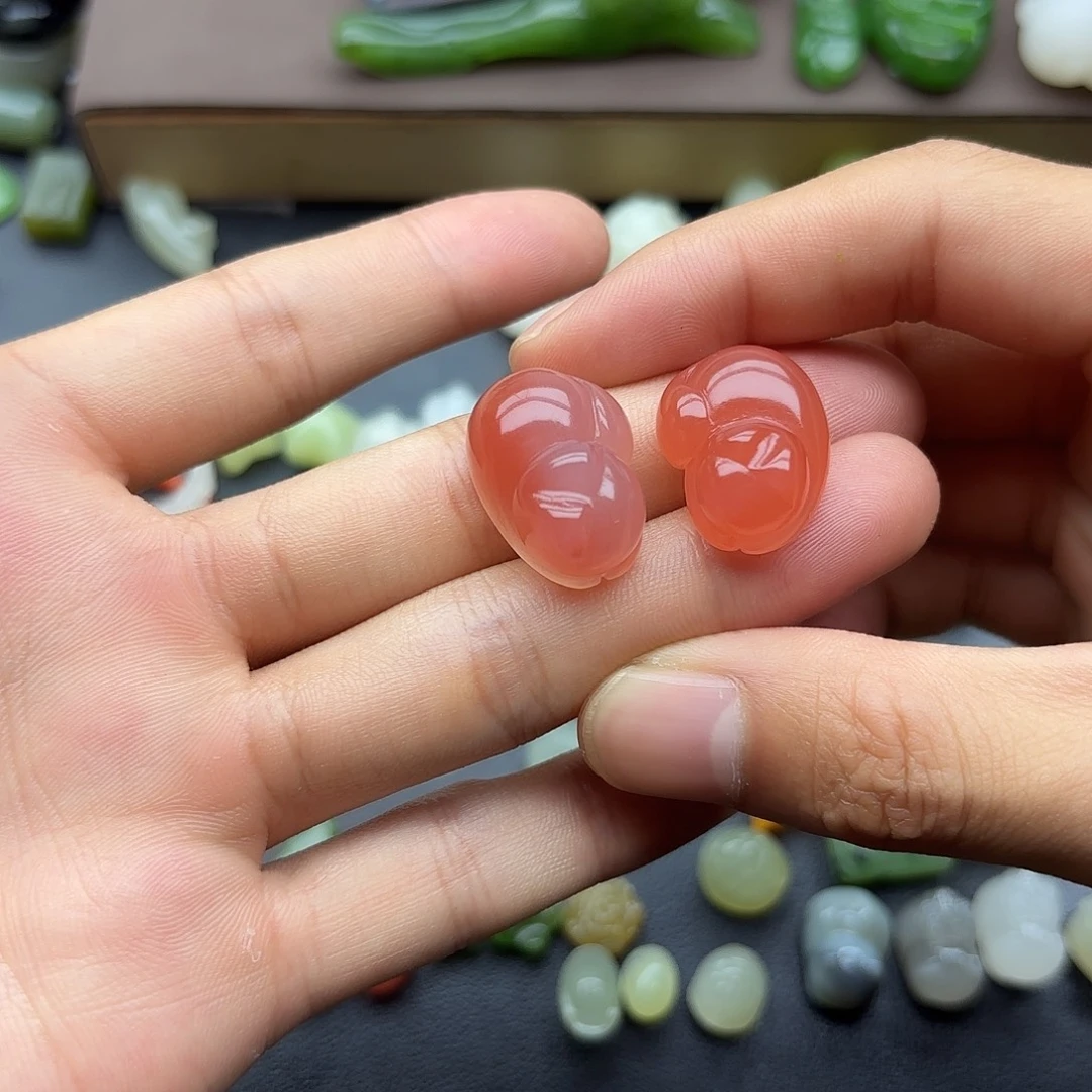 M***i和田玉未镶嵌颈饰拍一发一