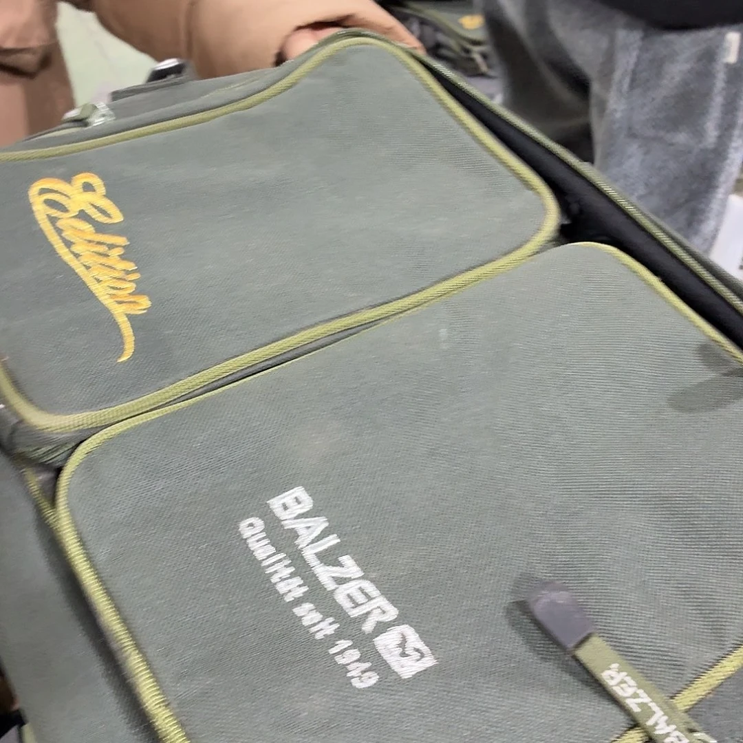 包1-1个款式随机亮