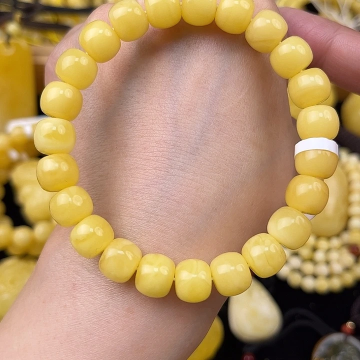 琥珀未镶嵌颈饰琥珀