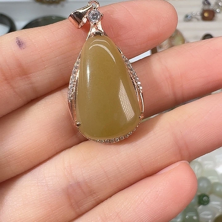 和田玉（糖玉）未镶嵌颈饰