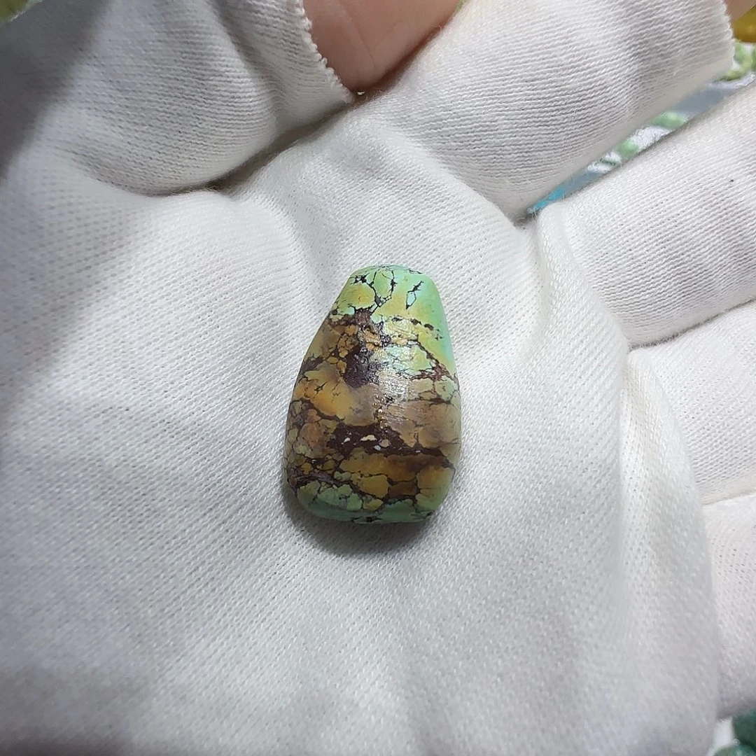 绿松石未镶嵌原矿绿松石