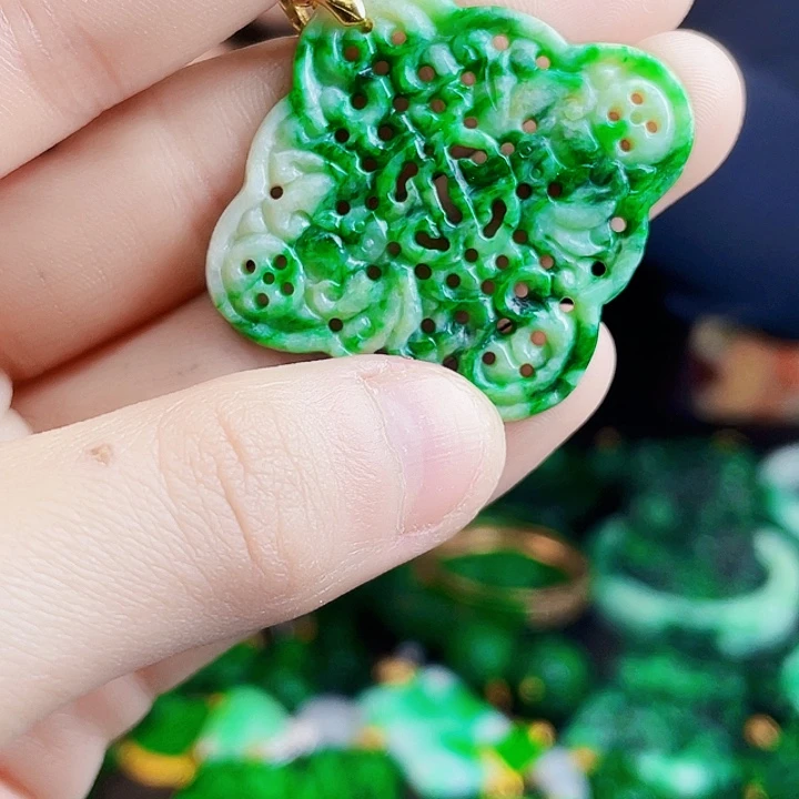 翡翠银S925镶嵌颈饰多样性