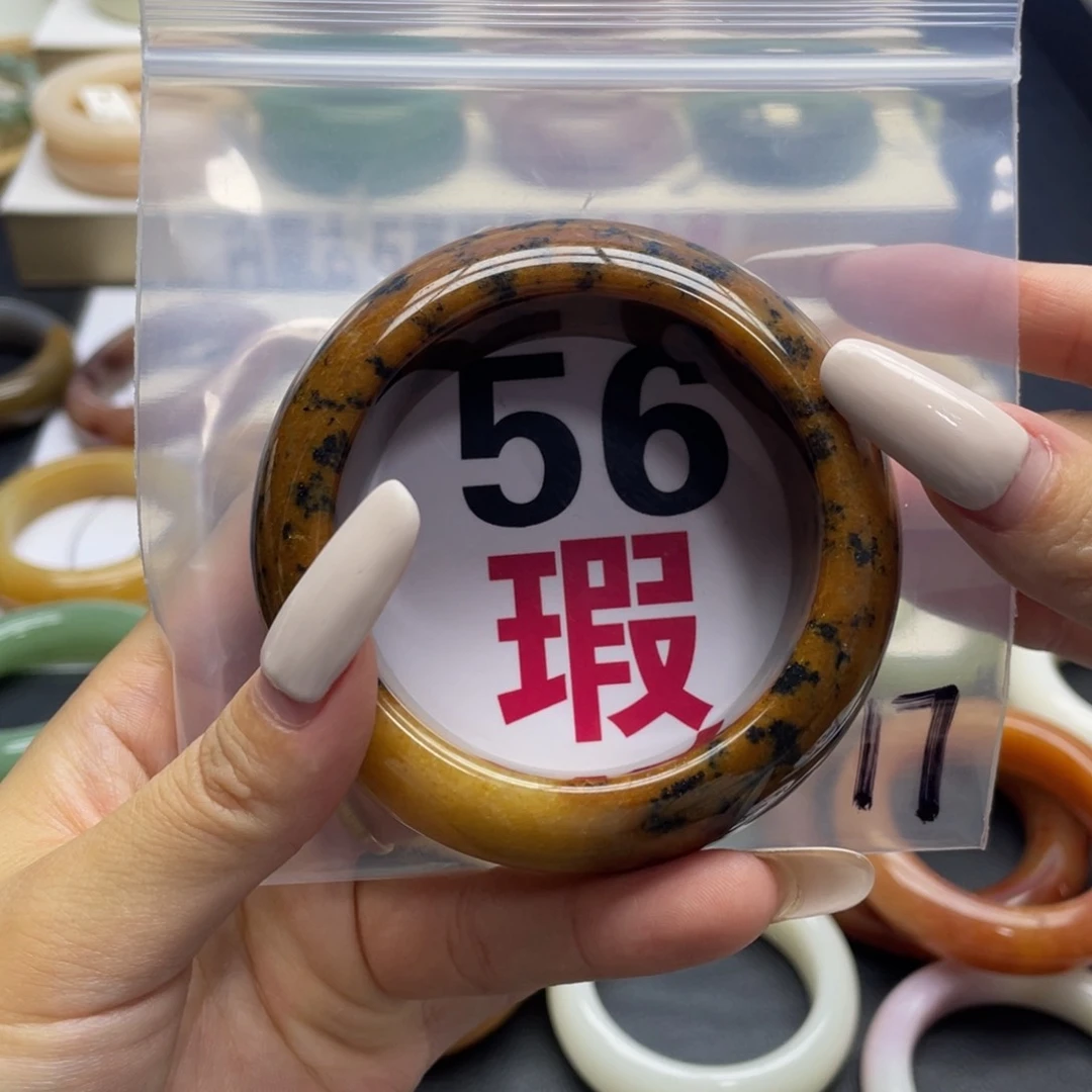 未镶嵌手镯石英质玉