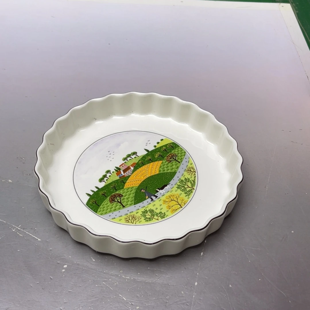 莽***买瓷片密密麻麻地铺满一层