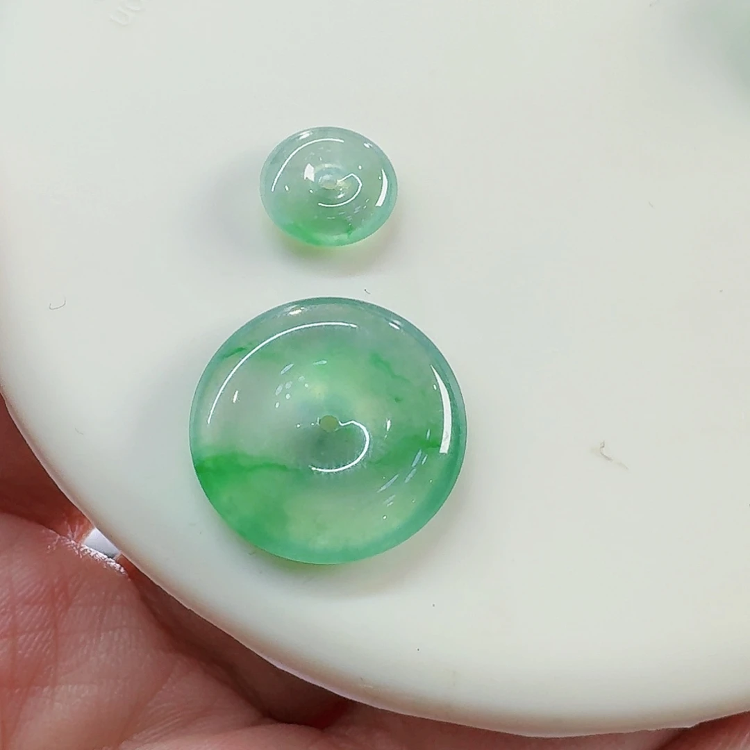 翡翠颈饰未镶嵌裸石