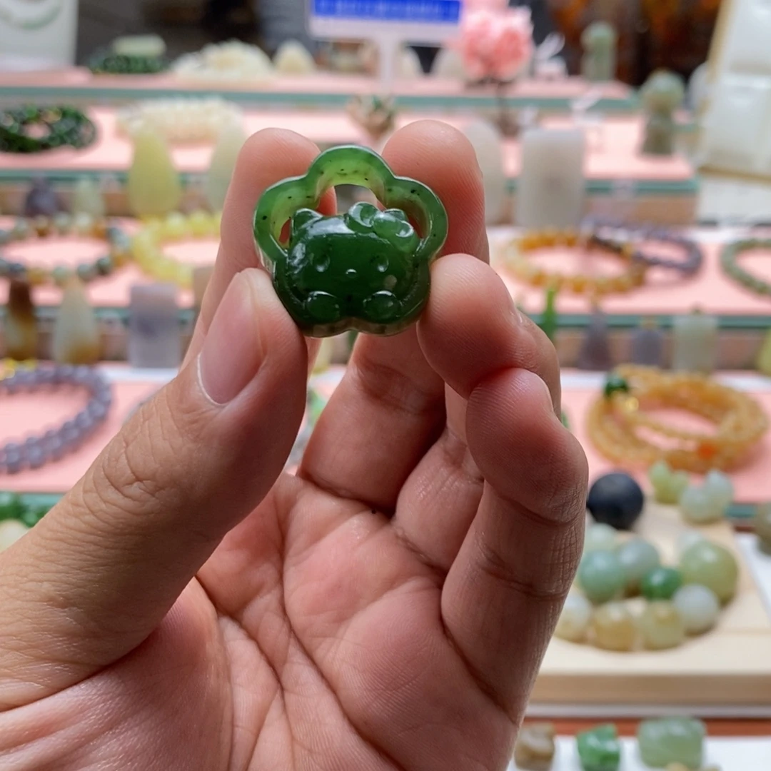 麦***菜吊坠(不含链)未镶嵌和田玉