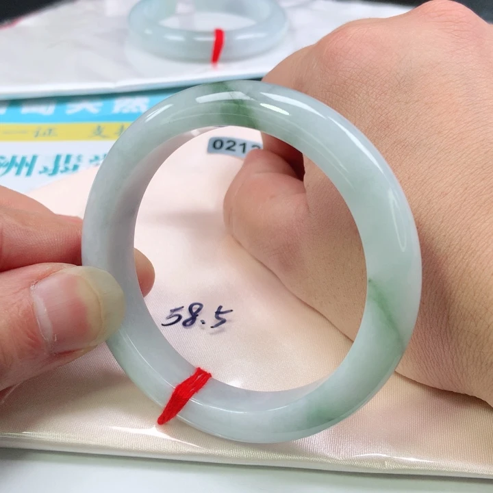 翡翠手镯未镶嵌0212号