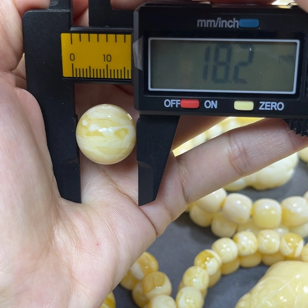 琥珀未镶嵌手串……