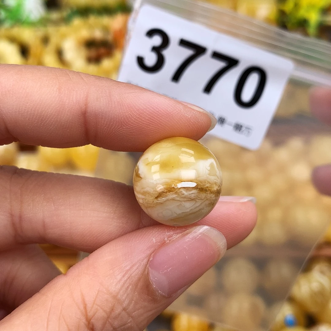 未镶嵌琥珀珠宝奇石17.5