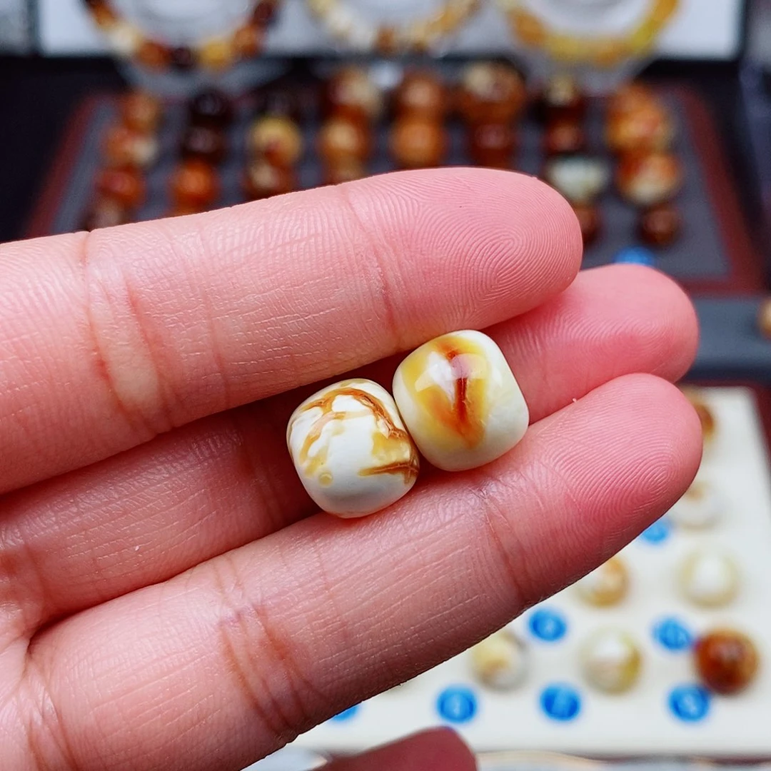 未镶嵌蜜蜡裸石玩**弟蜜蜡