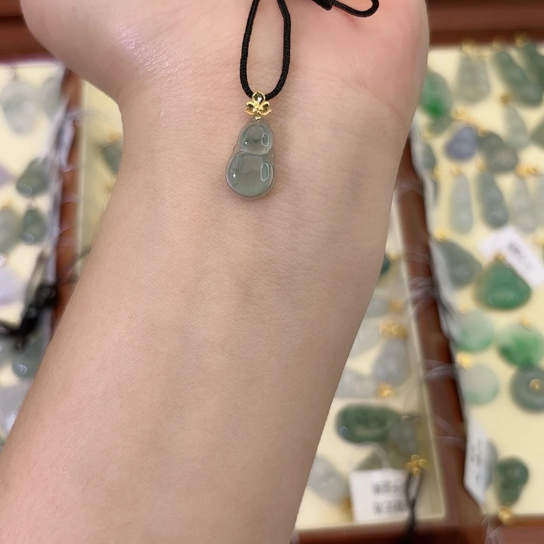 翡翠18K金镶嵌颈饰y*葫芦