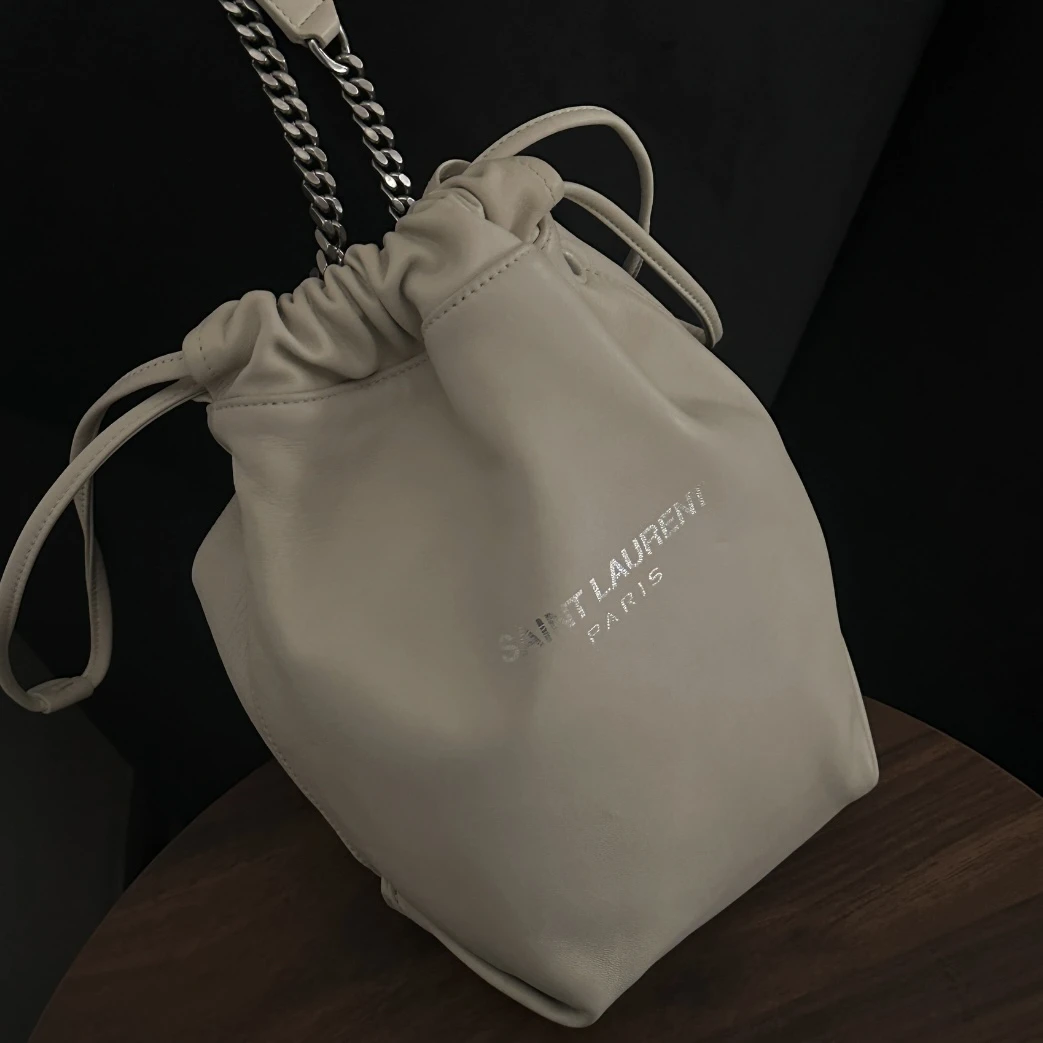 95新 YSL/圣罗兰 【小考拉】圣罗兰 灰白色小号垃圾袋斜挎包