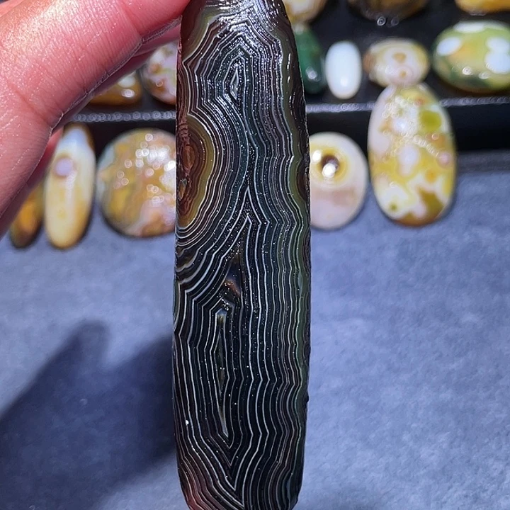 玛瑙/玉髓未镶嵌珠宝奇石