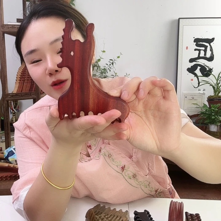 红檀木小鹿瑕疵品