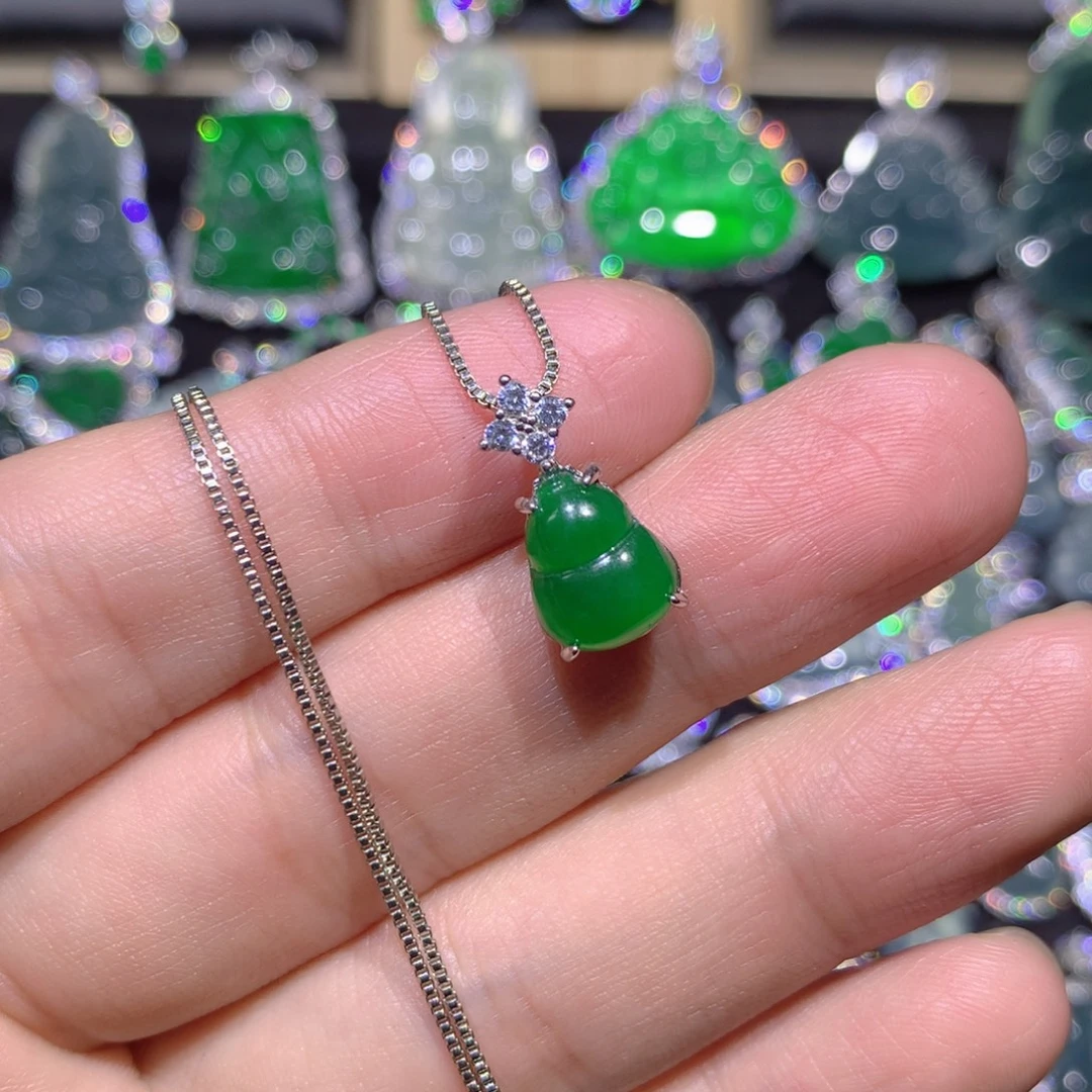 翡翠银S925镶嵌吊坠(赠链)