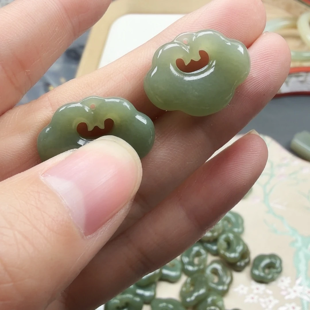 和田玉未镶嵌颈饰081