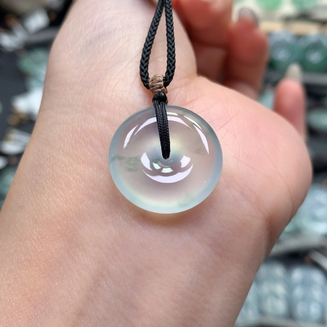 翡翠颈饰未镶嵌扣子