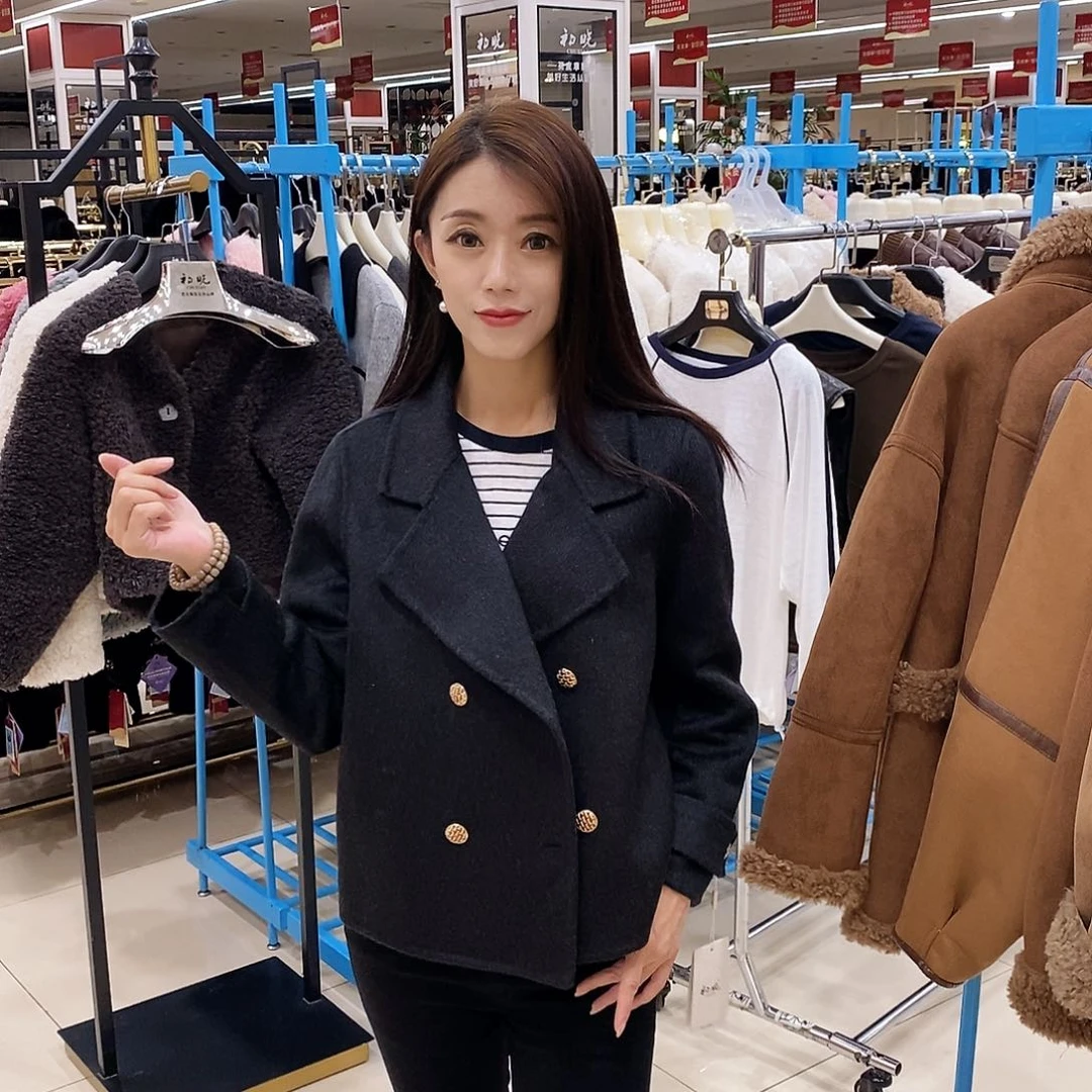 初晓皮草女装外套