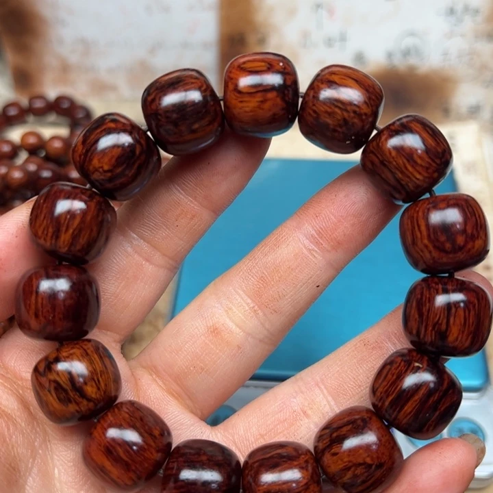 藤类海南红降1516老型黑金底天花板