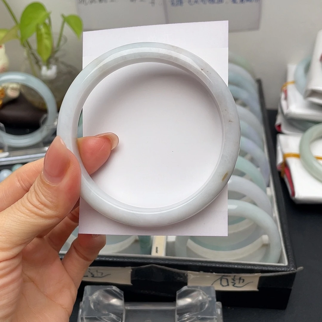 翡翠手镯未镶嵌61.5正圈小纹