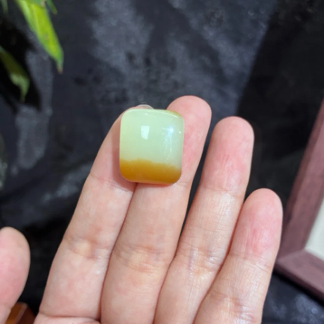 新疆和田玉糖白小方糖吊坠