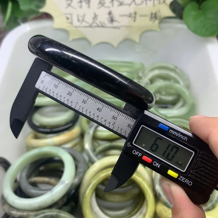 蛇纹石玉未镶嵌手镯80